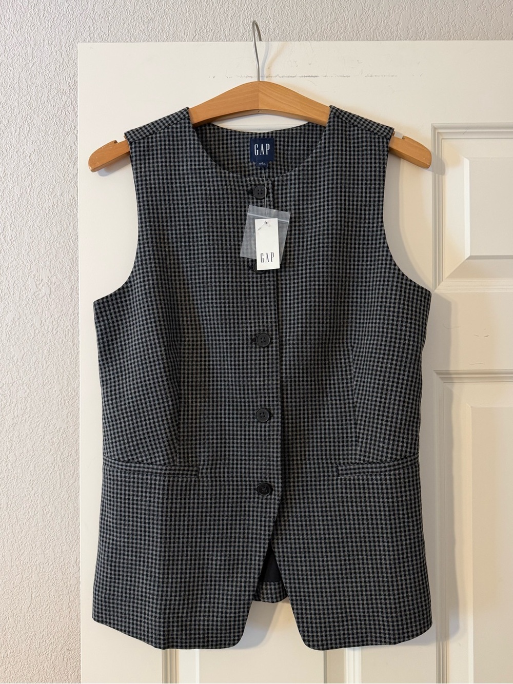 NWT GAP Black & Gray Houndstooth Button-Front High Neck Vest Size Small